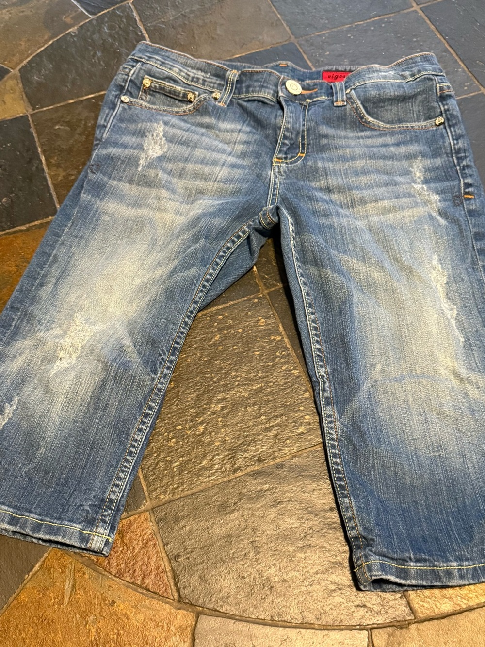 Vigoss Women's Light Blue Distressed Cropped Jeans